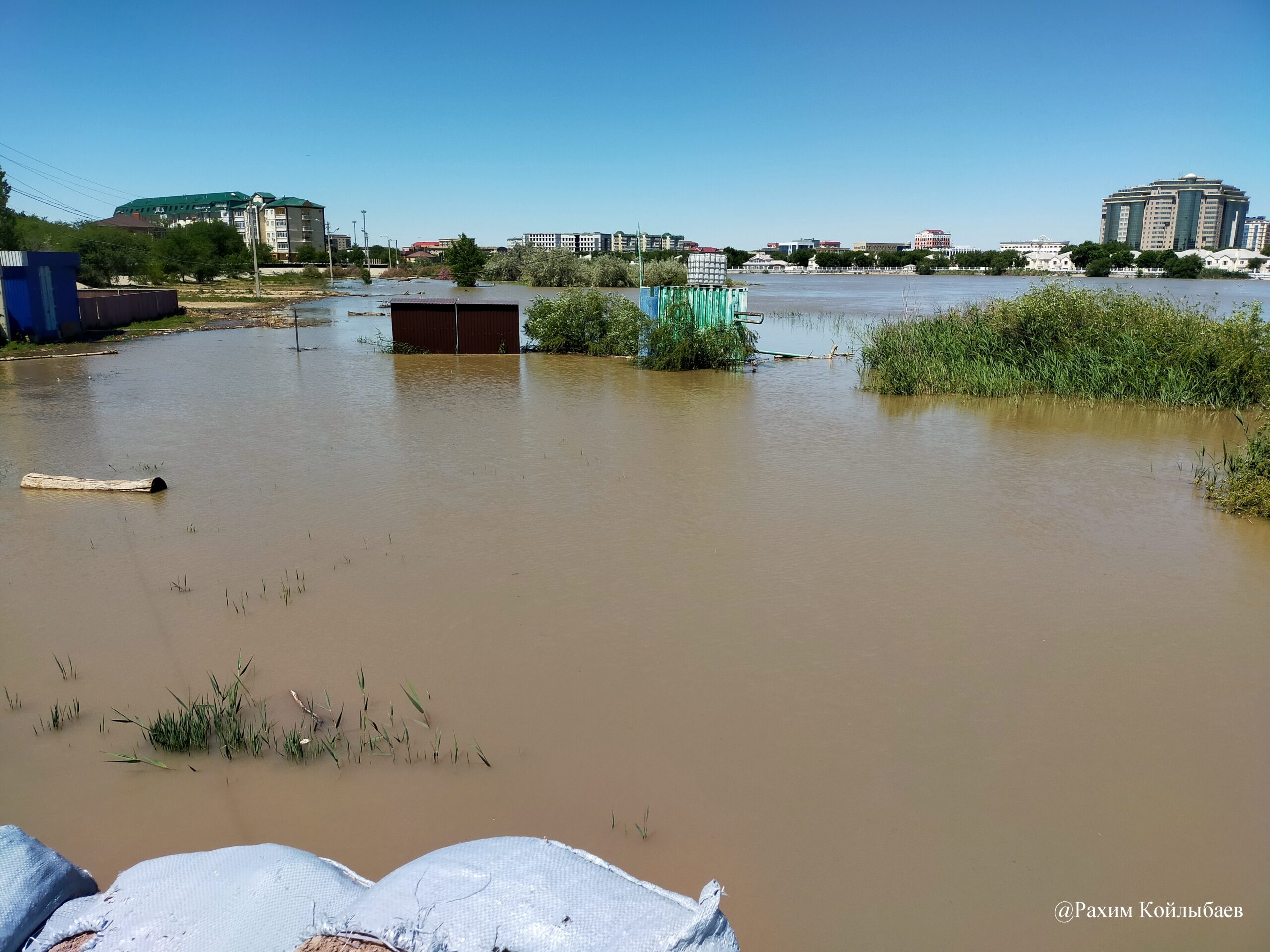 Большая вода в Атырау, 26 мая (фото) — Информационный портал CaspianLife