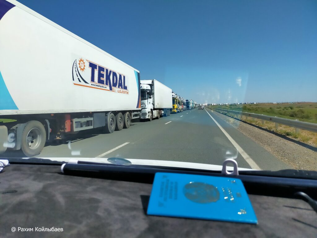 Пять хабов на границах Казахстана позволят увеличить несырьевой экспорт