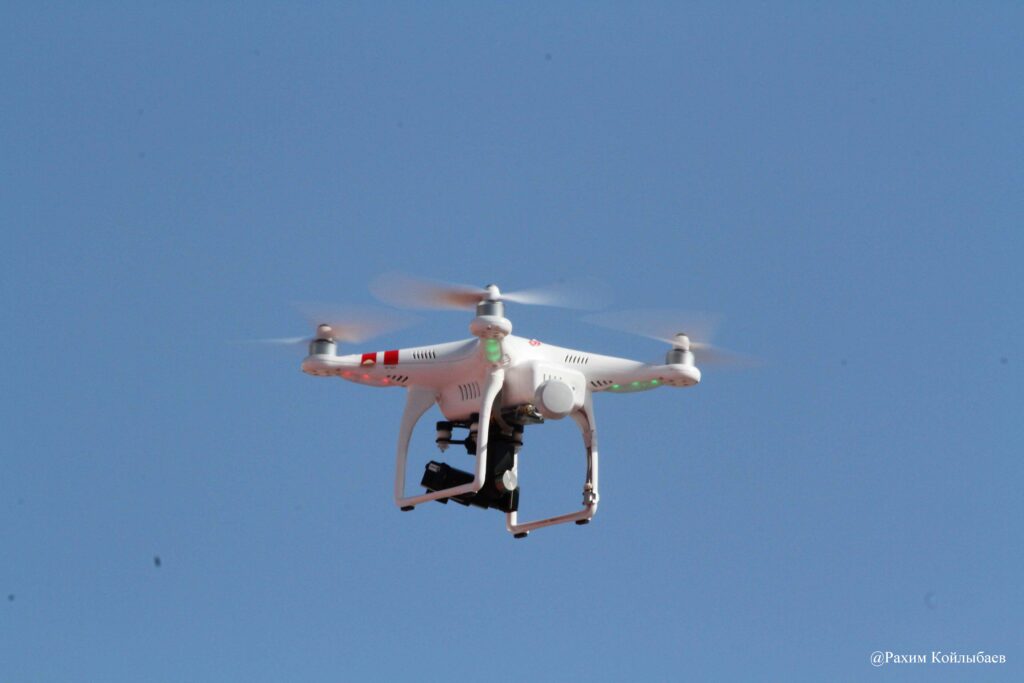 Дрон отследил передвижение женщины-курьера с наркотиками