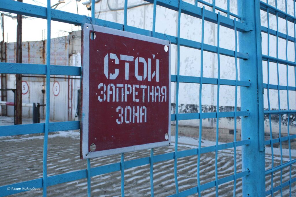 В Атырау 200 осужденных, находясь в колонии, устроились на работу