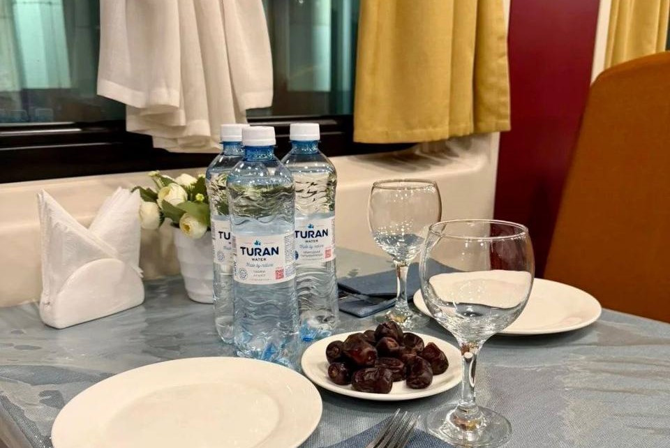 На время Рамазана в казахстанских поездах изменился график работы вагонов-ресторанов