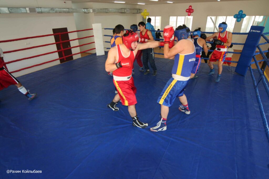 В Казахстане зарплата тренеров спортивных школ повысится на 30%