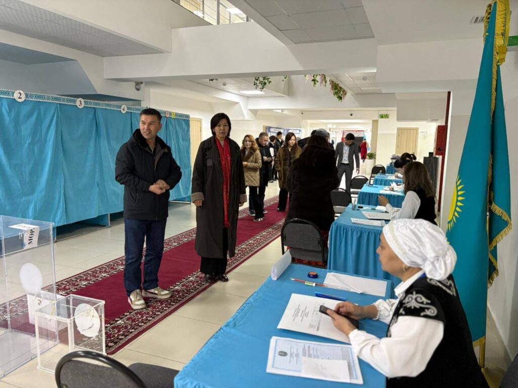 В Казахстане проходит республиканский референдум