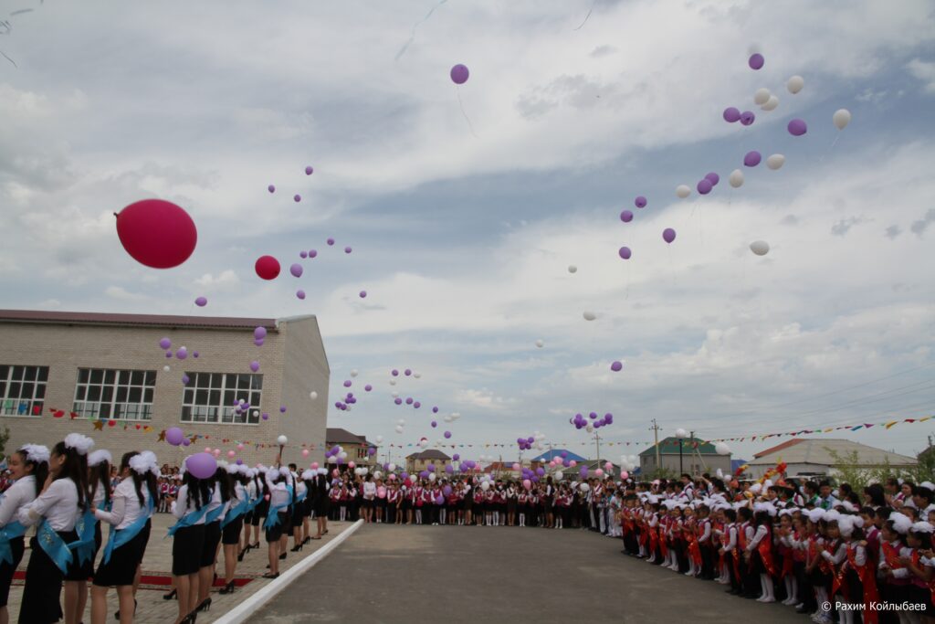 В Казахстане запретили проведение выпускных вечеров вне стен школы